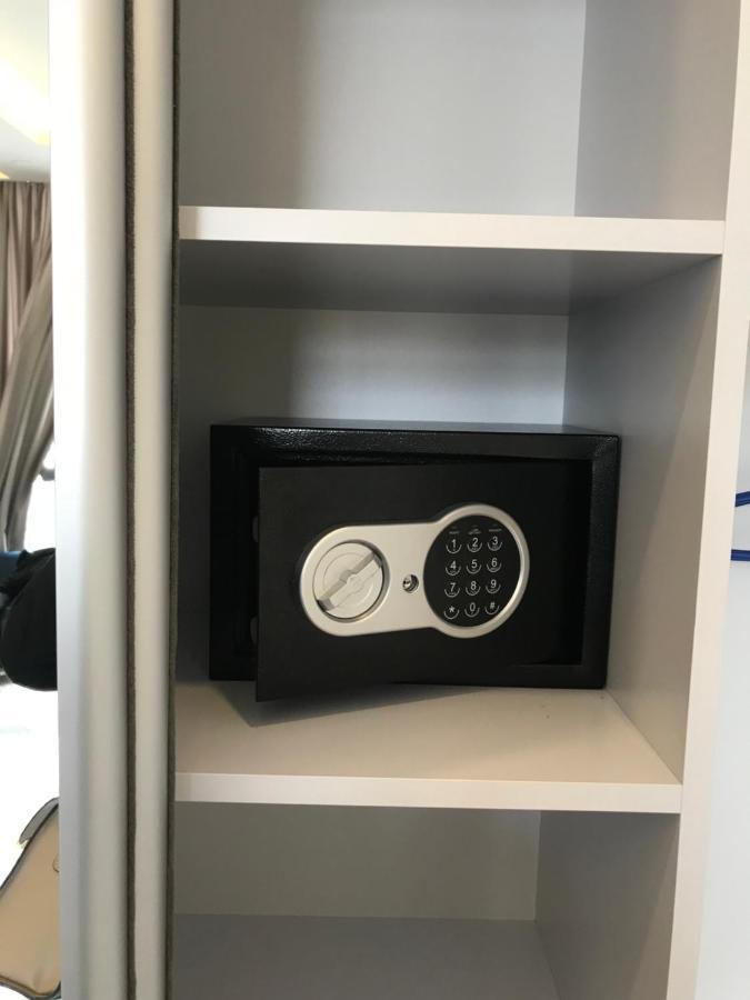 Gagarin Studio Apartment Oldenburg Bagian luar foto